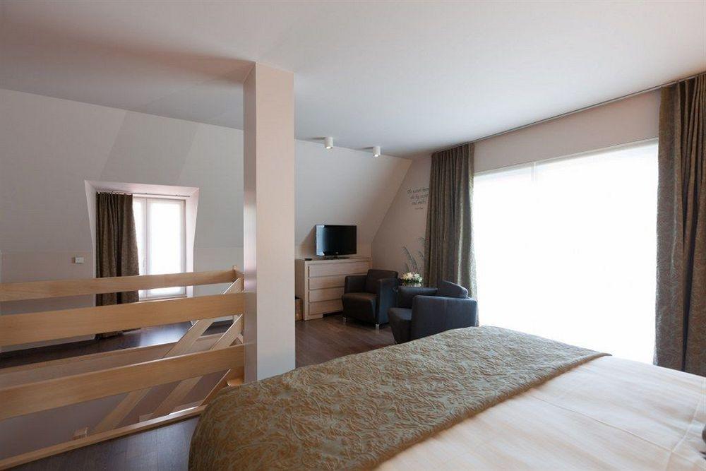 B&B Riche Terre Damme Bagian luar foto